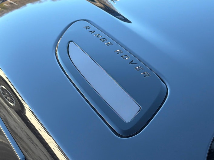 Vehicle image LAND ROVER RANGE ROVER VELAR