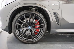 Vehicle image BMW X5 45e xDrive SAG