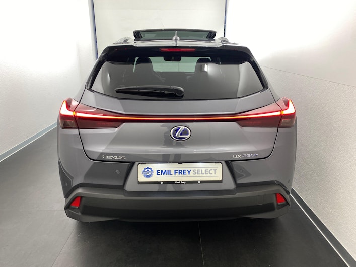 Vehicle image LEXUS UX