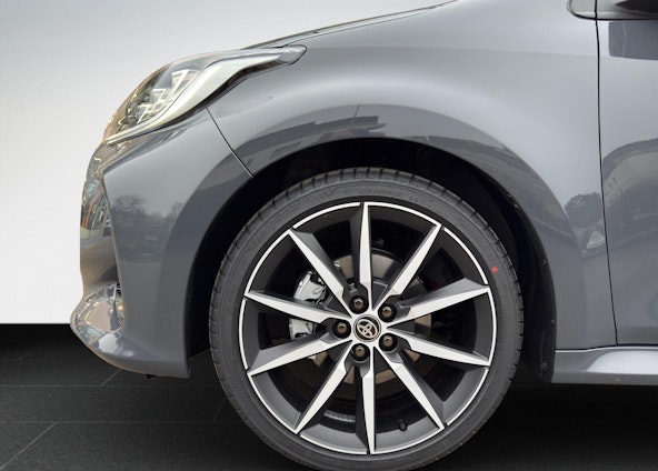 Vehicle image 18 Vehicle image 18