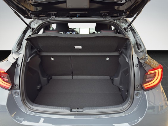 Vehicle image 17 Vehicle image 17