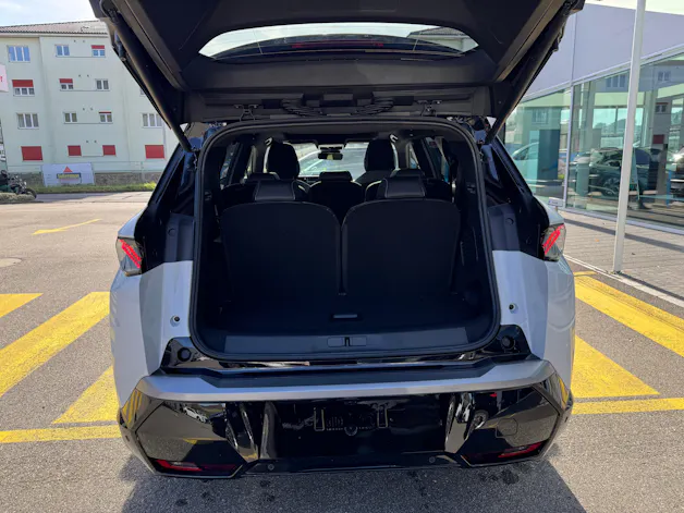 Peugeot 5008 e-Launch Edition AWD