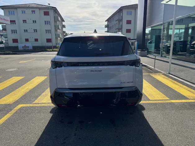 Peugeot 5008 e-Launch Edition AWD