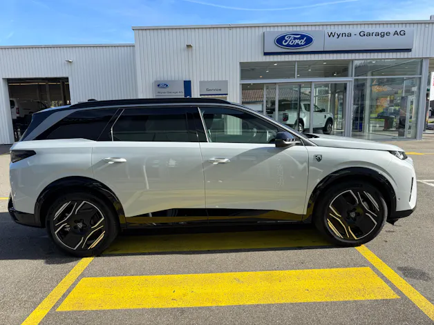Peugeot 5008 e-Launch Edition AWD