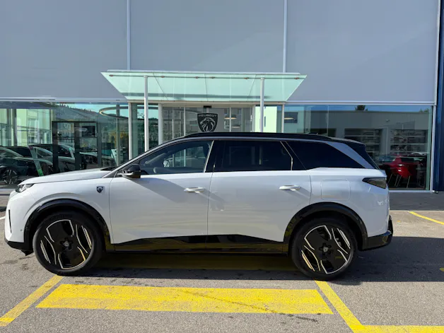 Peugeot 5008 e-Launch Edition AWD