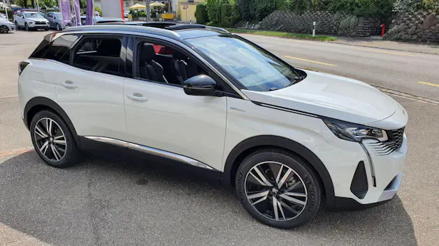 Peugeot 3008 300e Hybrid4 Allure Pack EAT8 Helvetia