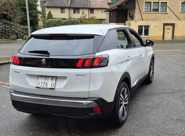 Peugeot 3008 300e Hybrid4 Allure Pack EAT8 Helvetia