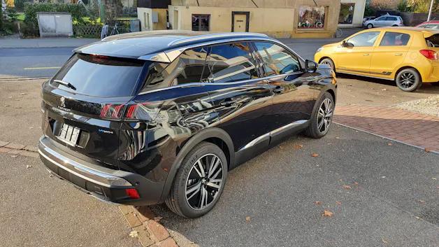 Peugeot 3008 225e Hybrid2 Allure Pack EAT8 Helvetia