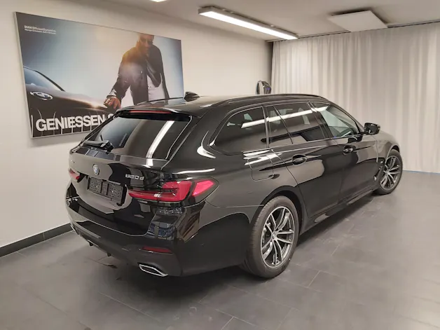 BMW 520d xDr 48VTour Pure M S