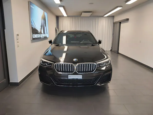 BMW 520d xDr 48VTour Pure M S