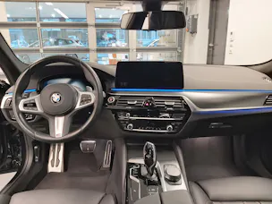 BMW 520d xDr 48VTour Pure M S