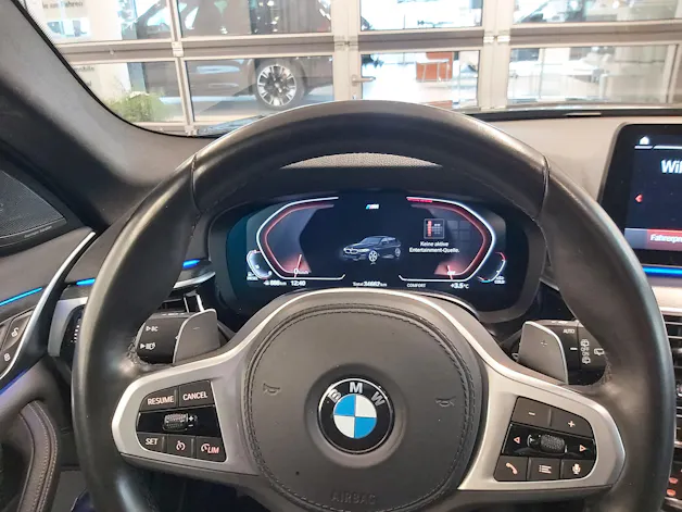 BMW 520d xDr 48VTour Pure M S