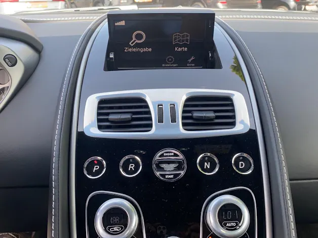 Aston Martin Vanquish V12 5.9-48 Touchtronic 2