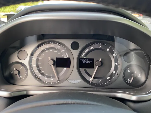 Aston Martin Vanquish V12 5.9-48 Touchtronic 2