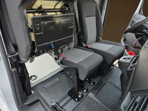 Fiat E-Scudo 50 kWh L2 verglast Swiss Worker