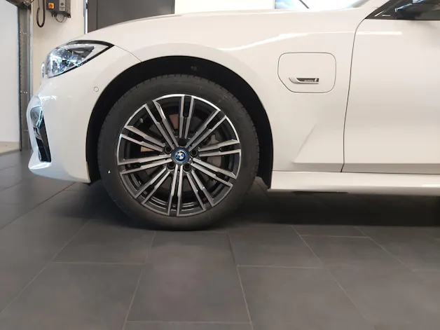 BMW 330e xDrive M Sport