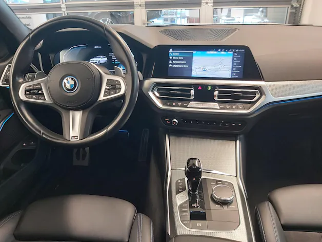 BMW 330e xDrive M Sport