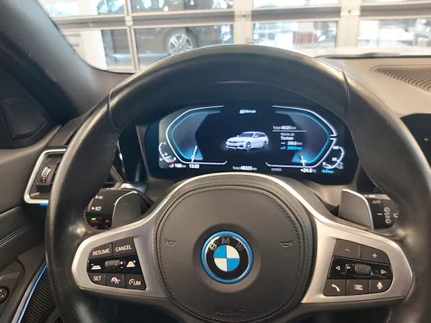 BMW 330e xDrive M Sport