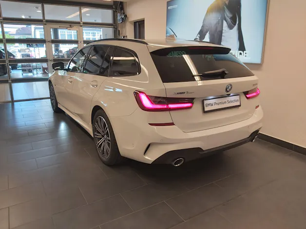BMW 330e xDrive M Sport