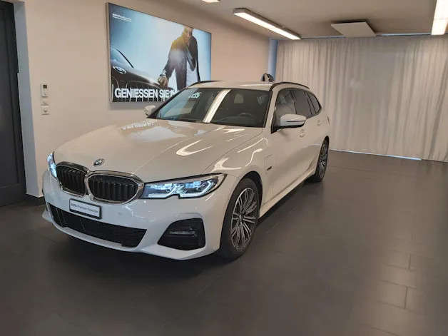 BMW 330e xDrive M Sport