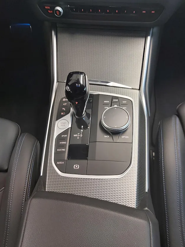 BMW 330e xDrive M Sport