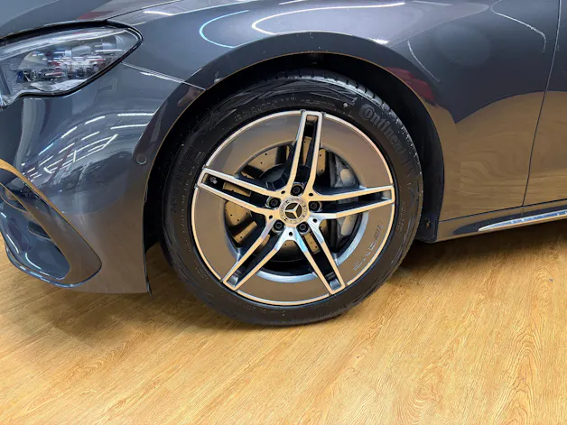 Mercedes-Benz E 450 4M - AMG / DISTRONIC / 360 Grad Kamera / 4D Soundsystem