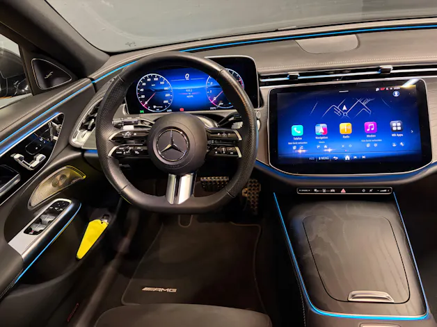 Mercedes-Benz E 450 4M - AMG / DISTRONIC / 360 Grad Kamera / 4D Soundsystem