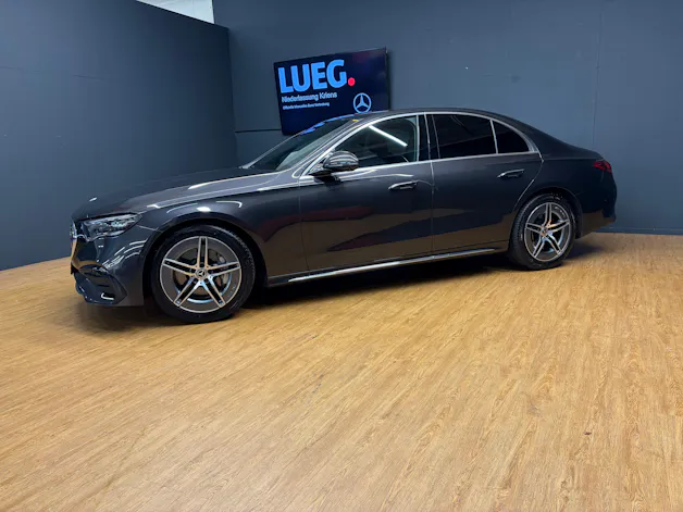 Mercedes-Benz E 450 4M - AMG / DISTRONIC / 360 Grad Kamera / 4D Soundsystem