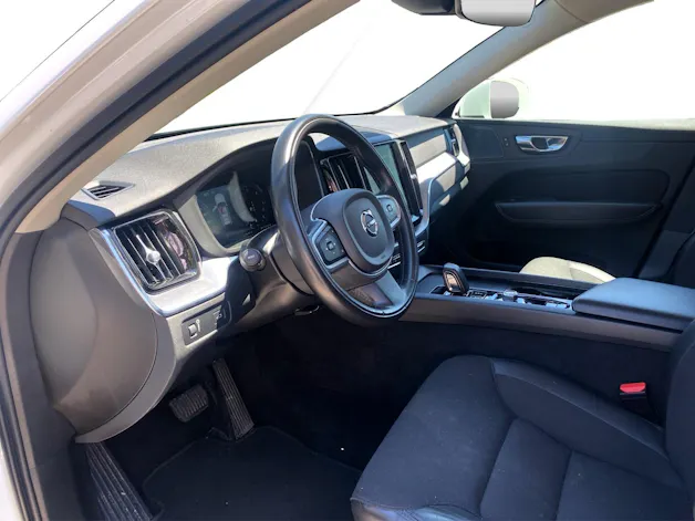 Volvo XC60 B4 Diesel Mild Hybrid AWD Momentum Geartronic