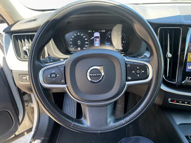 Volvo XC60 B4 Diesel Mild Hybrid AWD Momentum Geartronic