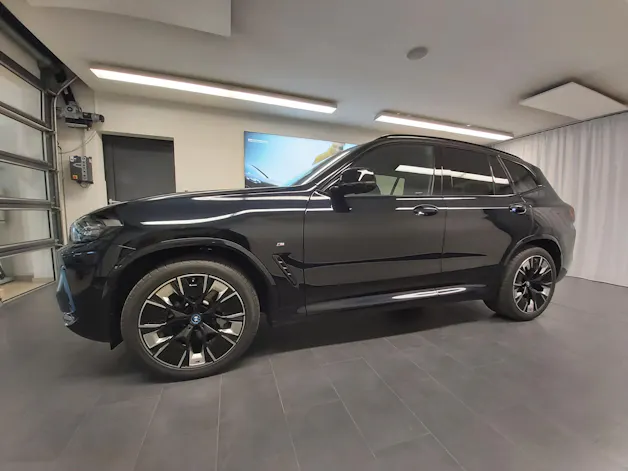 BMW iX3 Impressive