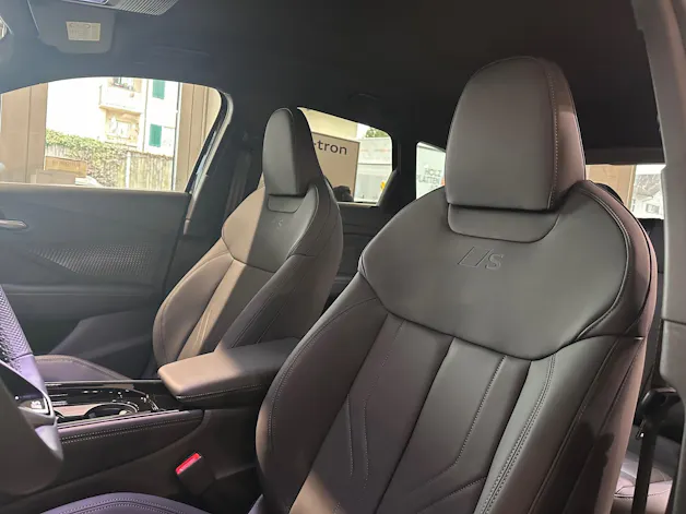 Audi Q3 SUV e-hybrid 200 kW S tronig