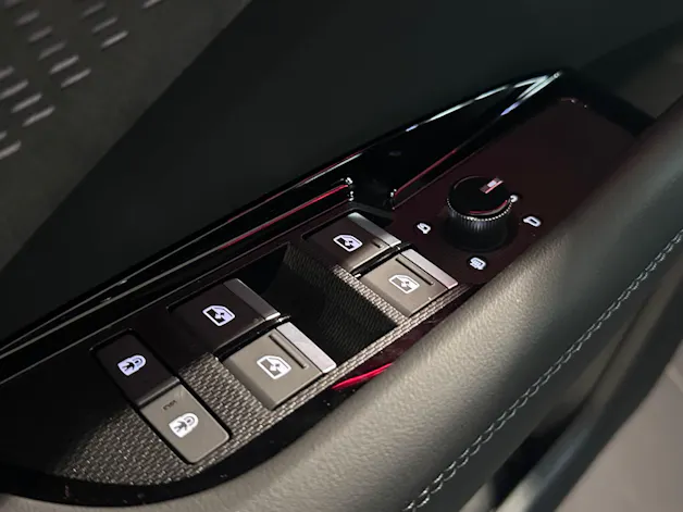 Audi Q3 SUV e-hybrid 200 kW S tronig