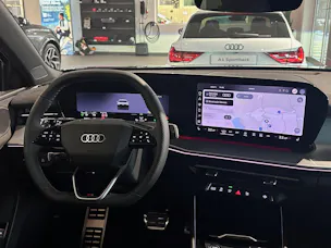 Audi Q3 SUV e-hybrid 200 kW S tronig