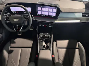 Audi Q3 SUV e-hybrid 200 kW S tronig