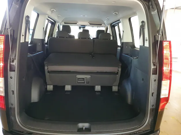 Hyundai Staria Wagon 1.6 GDi HEV Amplia