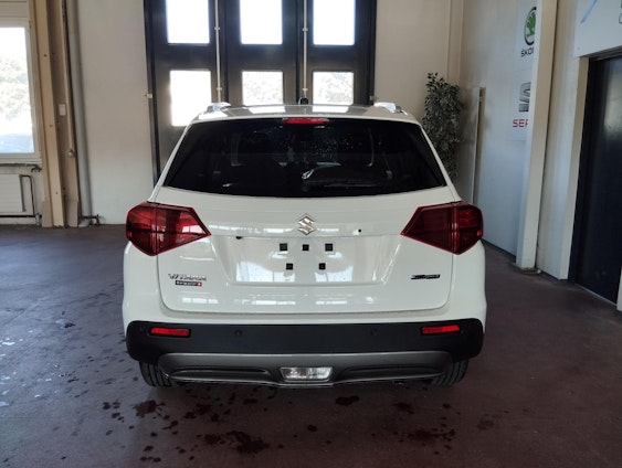 Vehicle image 4 Vehicle image 4