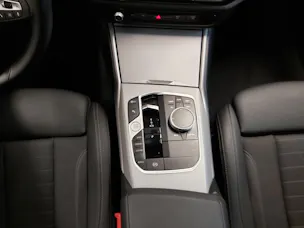 BMW 320d xDrive 48V Touring