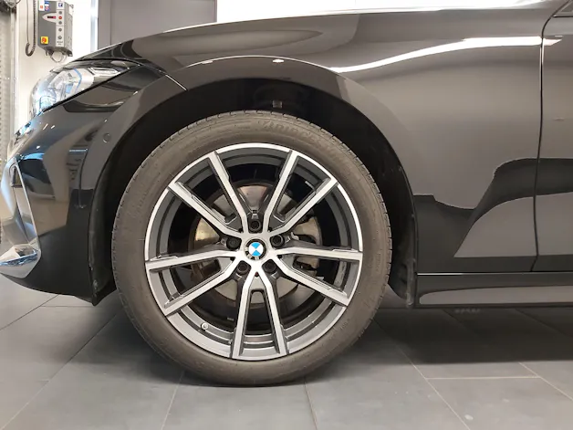 BMW 320d xDrive 48V Touring