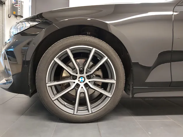 BMW 320d xDrive 48V Touring