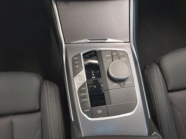 BMW 320d xDrive 48V Touring