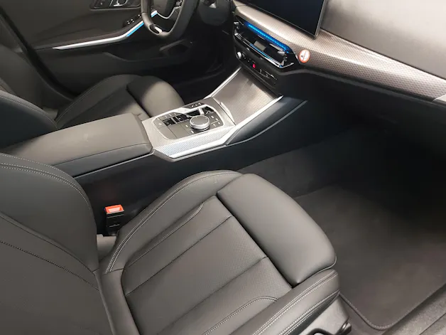 BMW 320d xDrive 48V Touring
