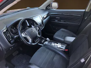 Mitsubishi Outlander 2.0 PHEV Style