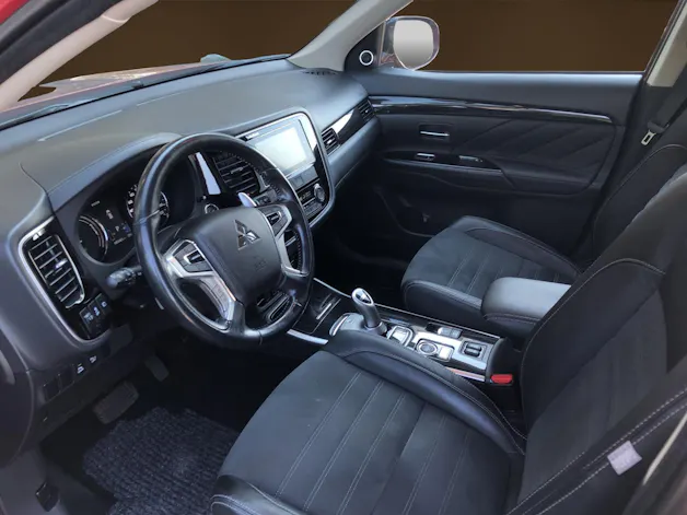 Mitsubishi Outlander 2.0 PHEV Style