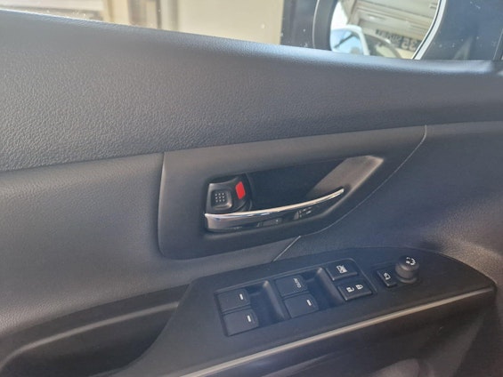 Vehicle image 14 Vehicle image 14