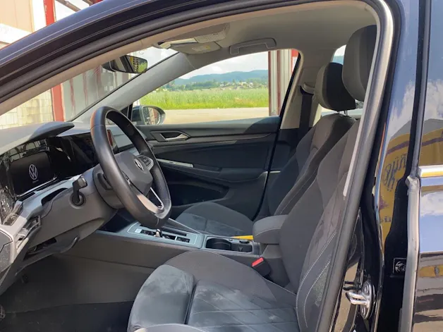 VW Golf 1.5 eTSI mHEV ACT First Edition DSG