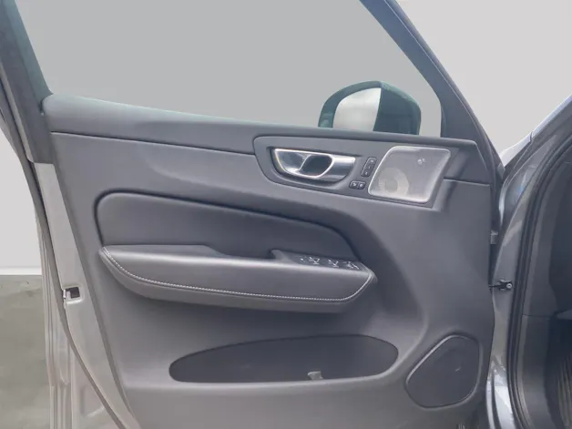 Volvo XC60 T8 eAWD R-Design Geartronic