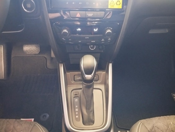 Vehicle image 14 Vehicle image 14