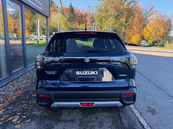 Vehicle image 4 Vehicle image 4