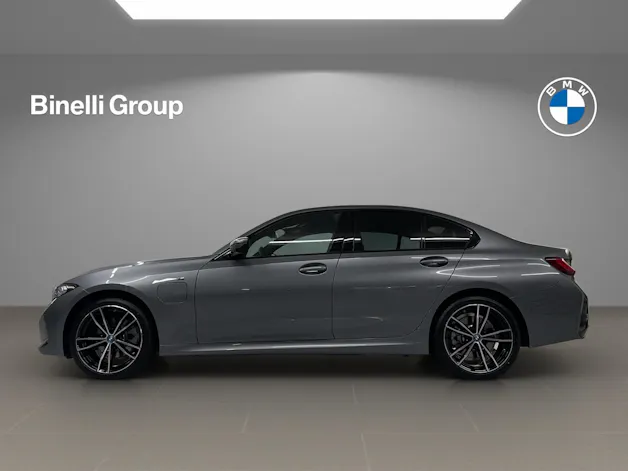 BMW 330e xDrive Steptronic M Sport